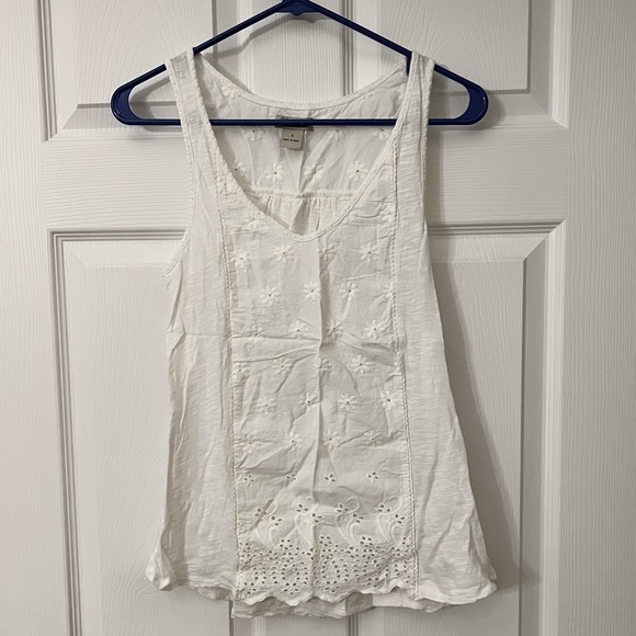 Lucky Brand White Floral Eyelet Tank - Picture 1 of 3